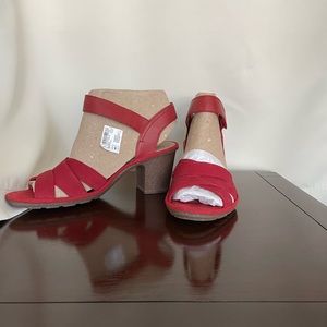 New Clarks, red chunky heel sandals, size 9 , never worn in a box